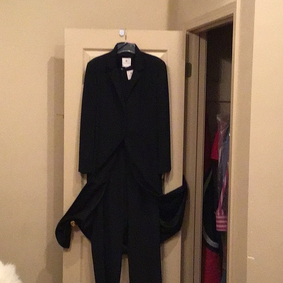 Woman’s pant/jumper suit and jacket. Fattaneh Bahari. Black, 16. - Picture 2 of 15